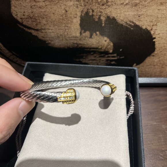 D̲a̲v̲i̲d̲ ̲Y̲u̲r̲m̲a̲n̲ Cable Classics Bracelet with Pearl & 14k Gold 7mm - Picture 3 of 5